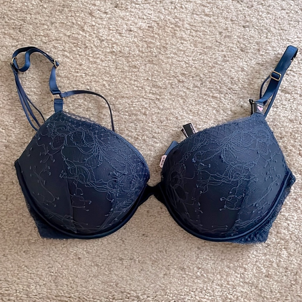 Victoria’s Secret navy lace push up bra with multi strap detail 32DDD